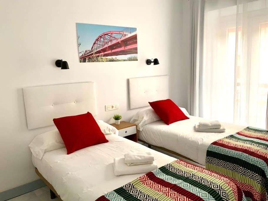 My Home In Triana, Luminoso Y Acogedor Apartamento Sevilla Buitenkant foto