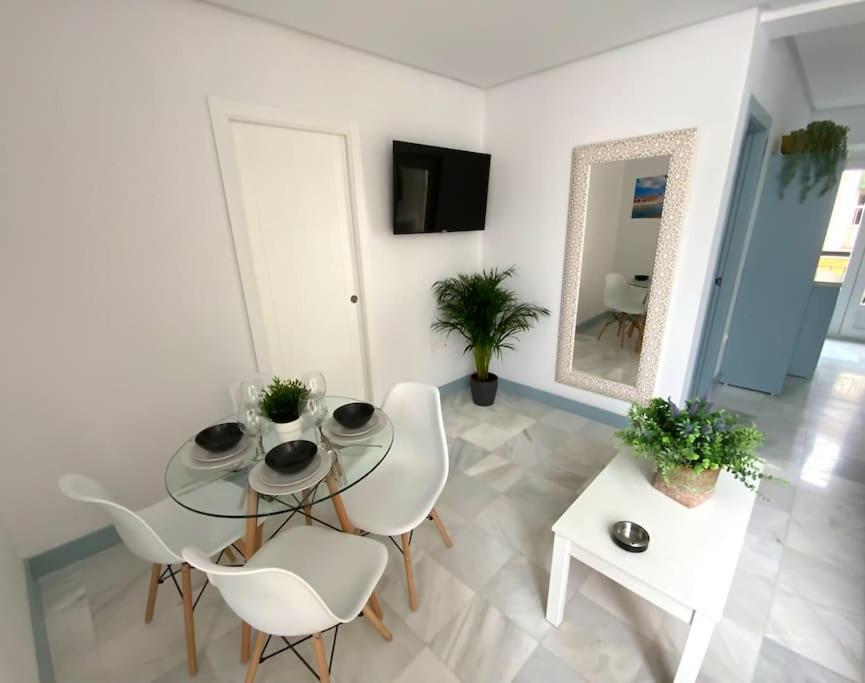 My Home In Triana, Luminoso Y Acogedor Apartamento Sevilla Buitenkant foto