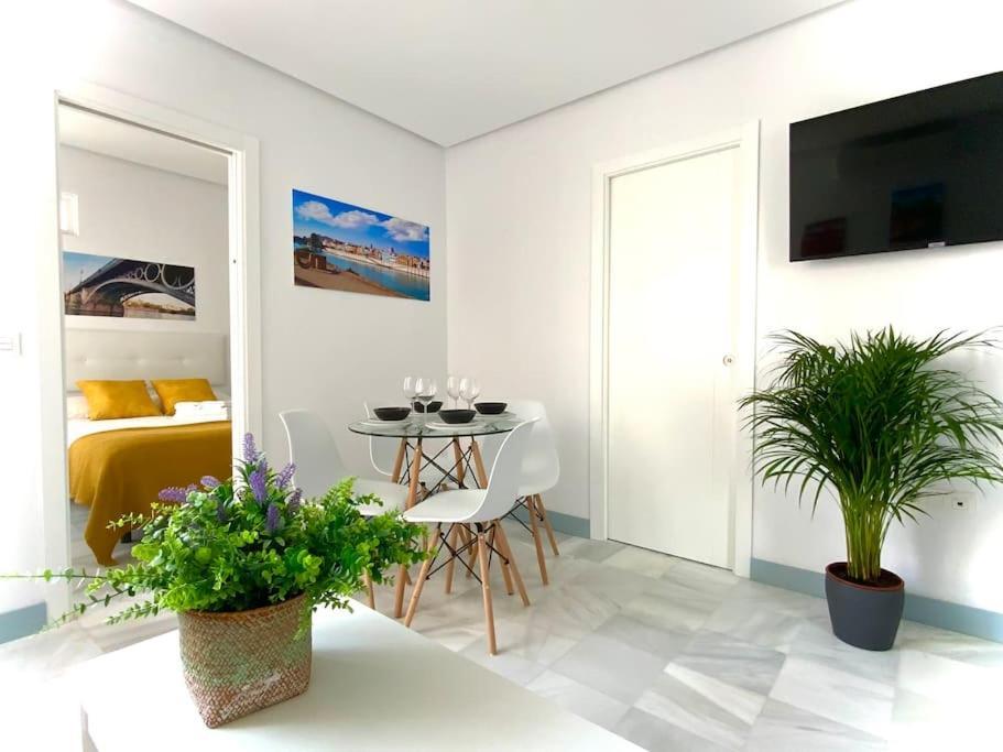My Home In Triana, Luminoso Y Acogedor Apartamento Sevilla Buitenkant foto