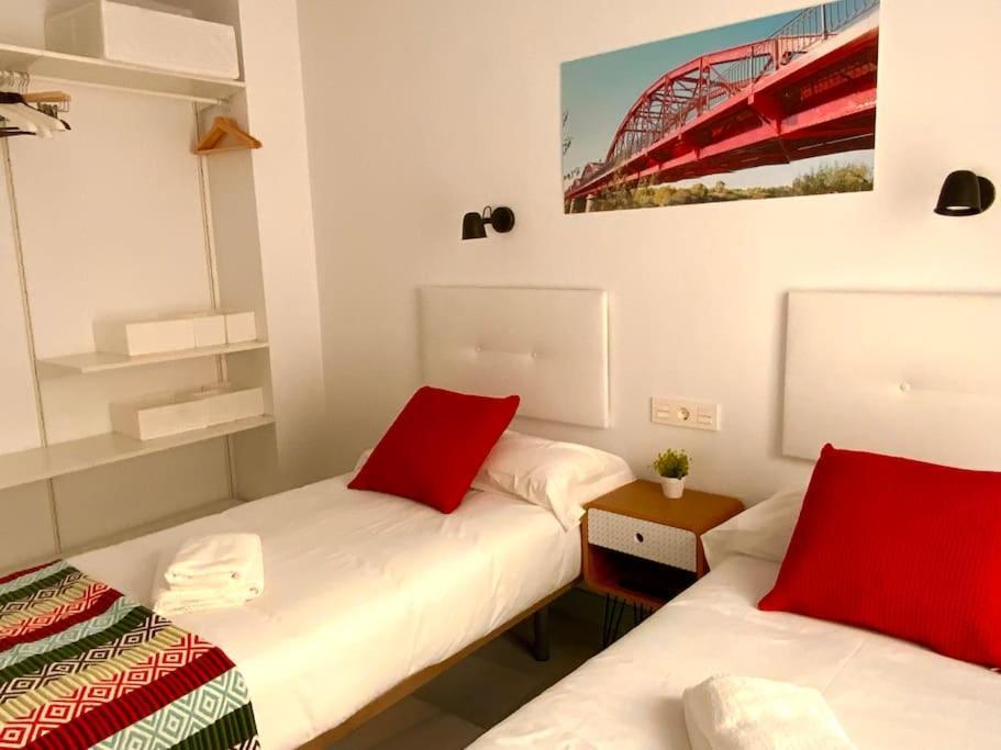 My Home In Triana, Luminoso Y Acogedor Apartamento Sevilla Buitenkant foto